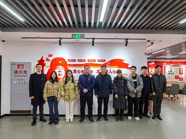 地产集团团支部开展“学雷锋”志愿服务活动